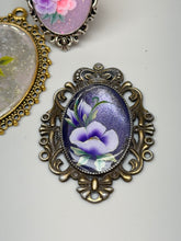 Load image into Gallery viewer, Creative Jewelry created by nail products at Nailcation in April 2026
