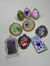 Load image into Gallery viewer, Creative Jewelry created by nail products at Nailcation in April 2026
